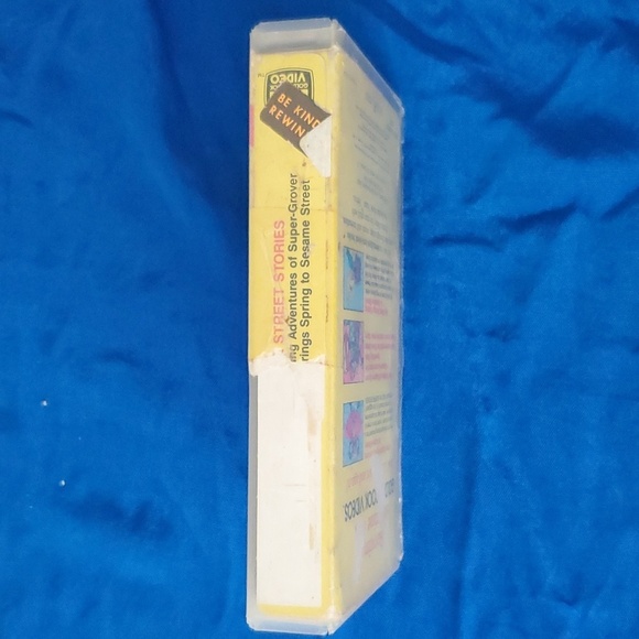 4/$20 five stories of Sesame Street Golden Book Video Super Grover UNTESTED - Picture 3 of 7